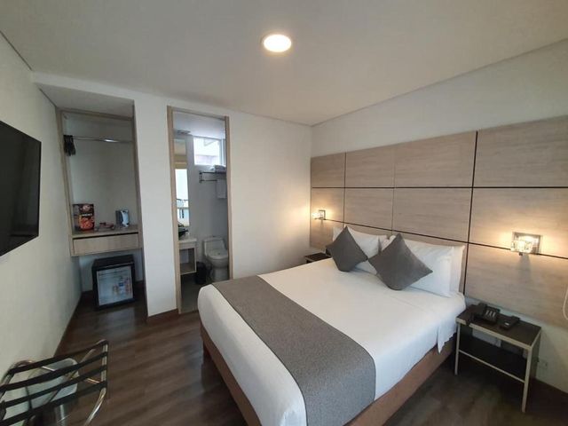Hotel Bogota Urb — 800 m away from National University of Colombia