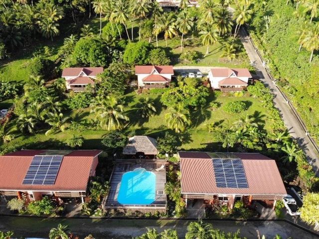 BORA BORA HOLIDAY'S LODGE — 2.8 km away from Mount Otemanu Bora Bora