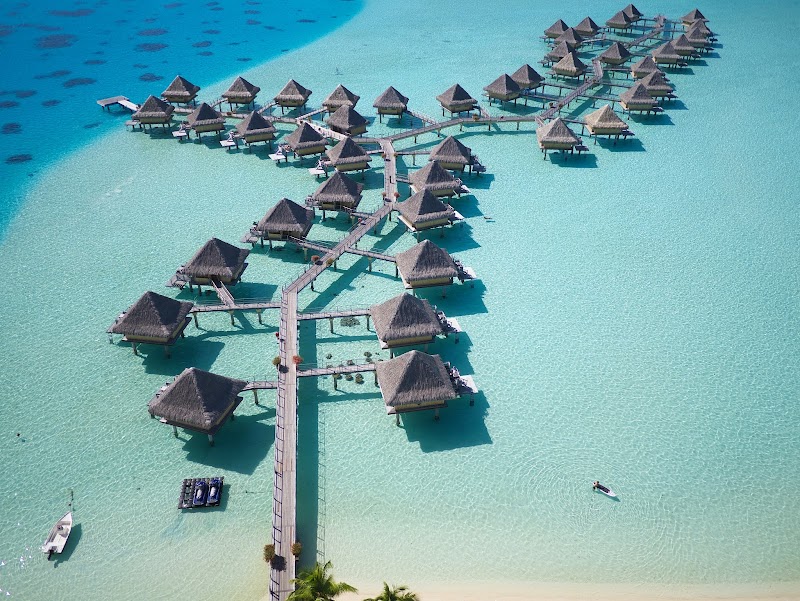 InterContinental Bora Bora Le Moana Resort — Matira