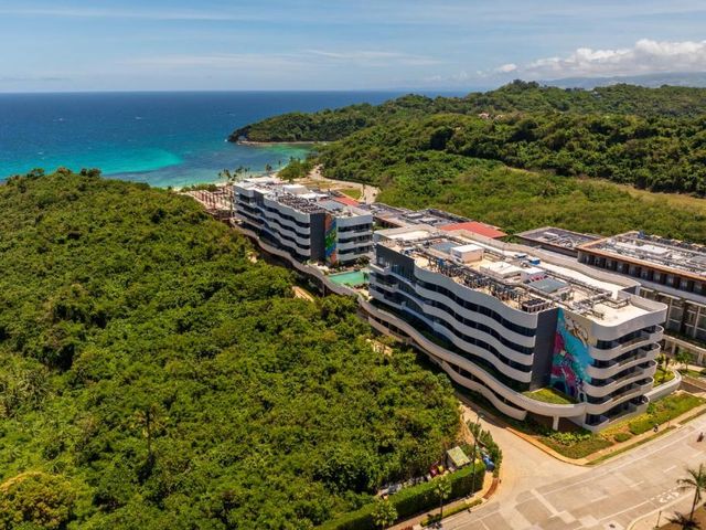 Chancellor Hotel Boracay — 800 m away from Puka Shell Beach Boracay