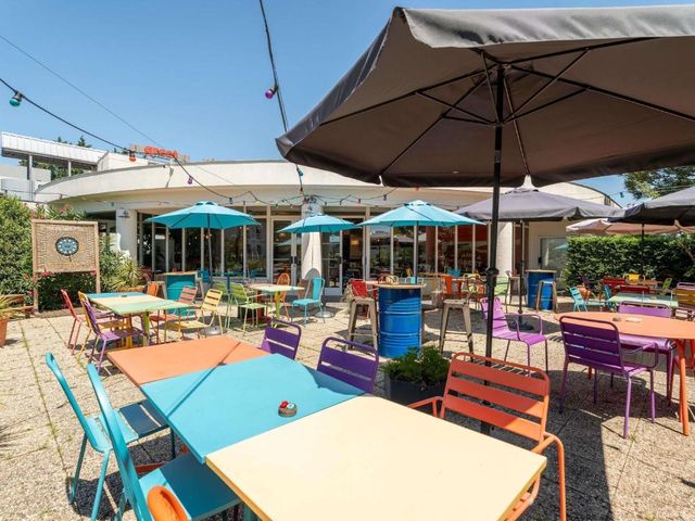 greet Hotel Bordeaux Aeroport — 1.1 km from the airport