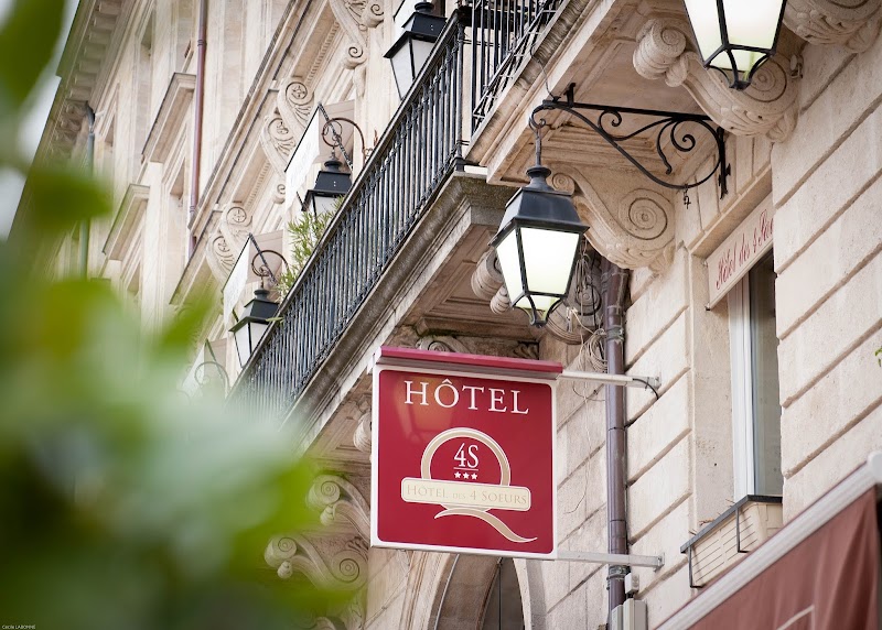 Hotel des 4 Soeurs — Saint-Pierre