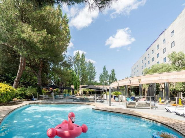 Mercure Bordeaux Aéroport — 900 m from the airport