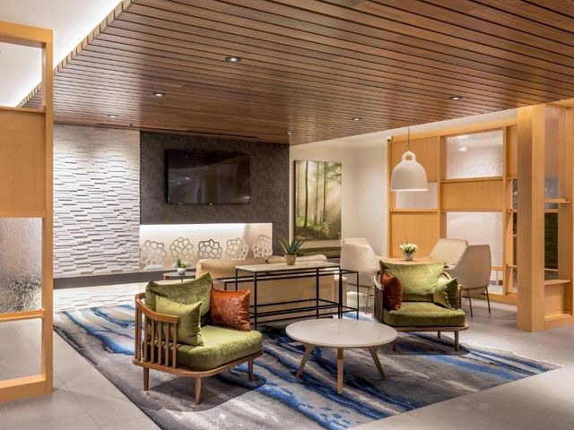 Fairfield Inn & Suites by Marriott Boston Walpole — 6.7 km away from Gillette Stadium
