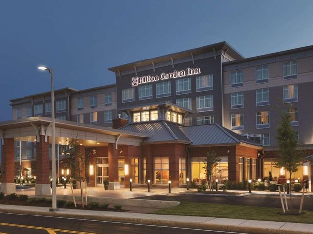 Hilton Garden Inn Boston Logan Airport — 2.6 km from the airport