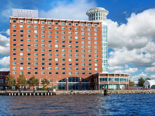 Hyatt Regency Boston Harbor — 1.2 km from the airport