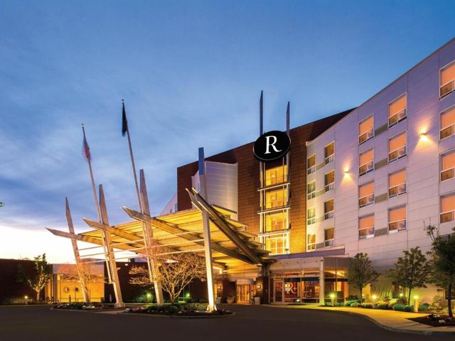 Renaissance Boston Patriot Place Hotel — 400 m away from Gillette Stadium