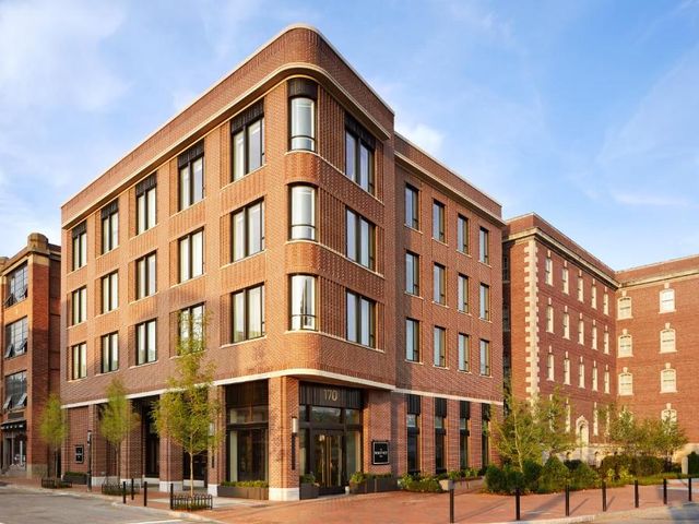 The Whitney Hotel Boston — 1 km away from TD Garden