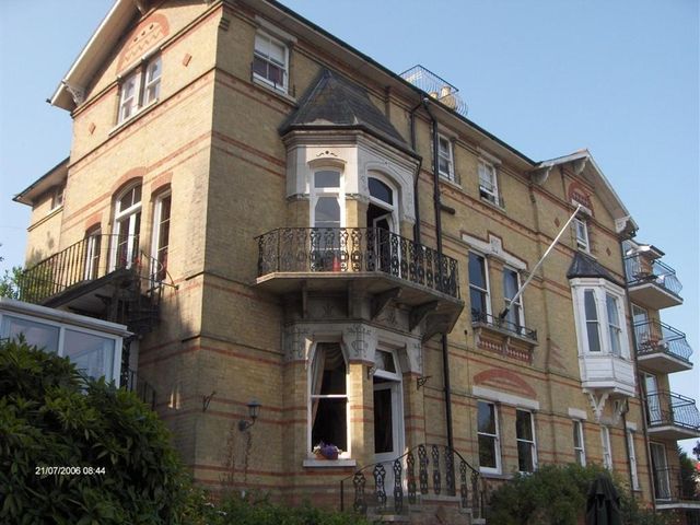 Villa Rothsay Hotel — 6.6 km away from Isle of Wight Festival