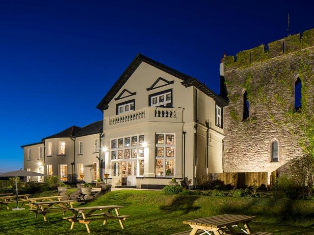 The Castle Of Brecon Hotel, Brecon, Powys - The Coaching Inn Group — 7.3 km away from Pen y Fan Brecon Beacons