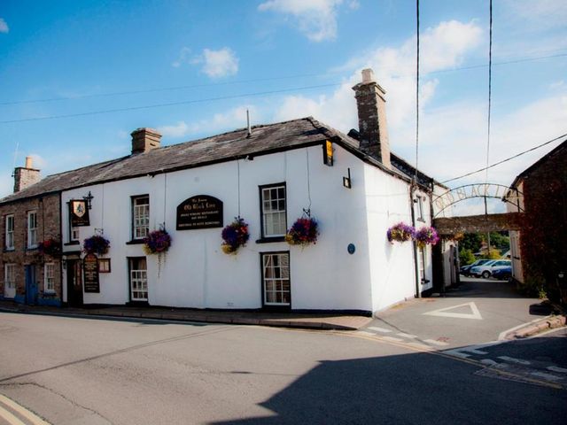 The Old Black Lion — 300 m away from Hay-on-Wye Book Town
