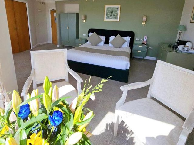 Legends Hotel — 150 m away from Brighton Beach and Seafront
