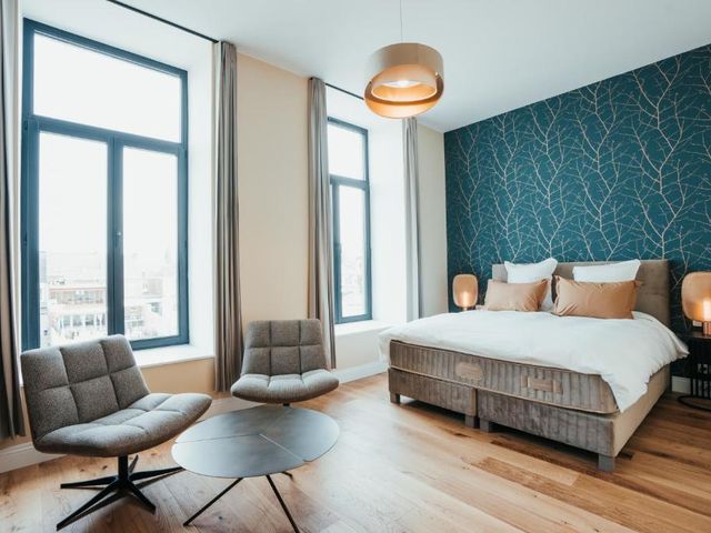 Hotel Casino Elite — 6.9 km away from Dour Festival