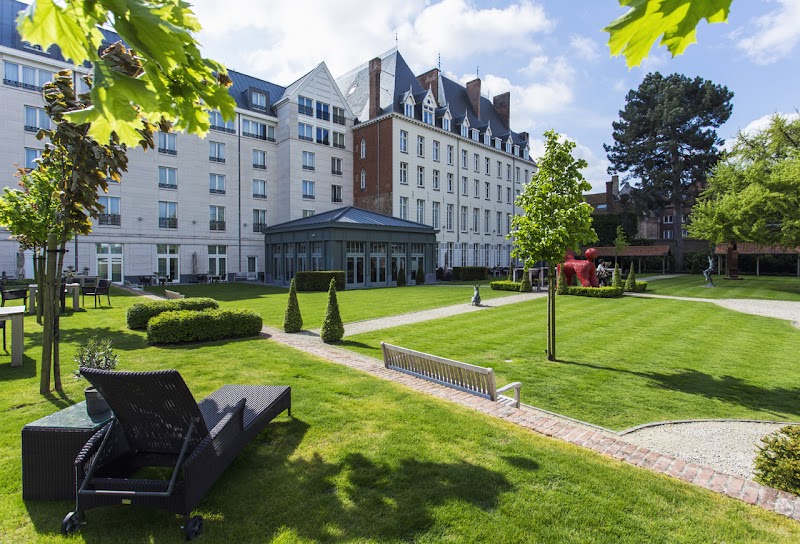 Hotel Dukes' Palace — Historic Centre