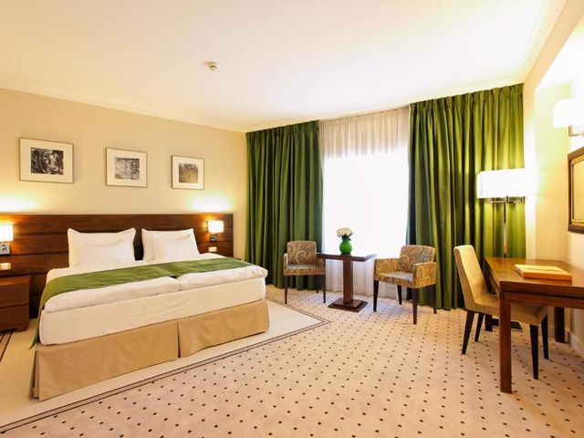 Capital Plaza Hotel — 300 m away from Floreasca Clinical Emergency Hospital