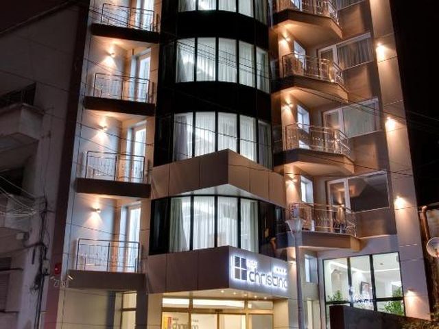 Christina Hotel — 450 m away from Floreasca Clinical Emergency Hospital