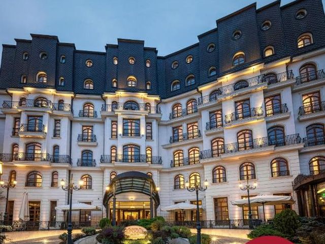 Epoque Hotel - Relais & Chateaux — 1 km away from Palace of the Parliament