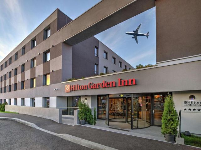 Hilton Garden Inn Bucharest Airport — 450 m from the airport