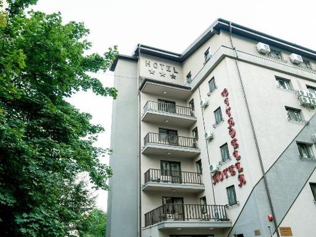 Hotel Citadella — 2.2 km away from National Arena