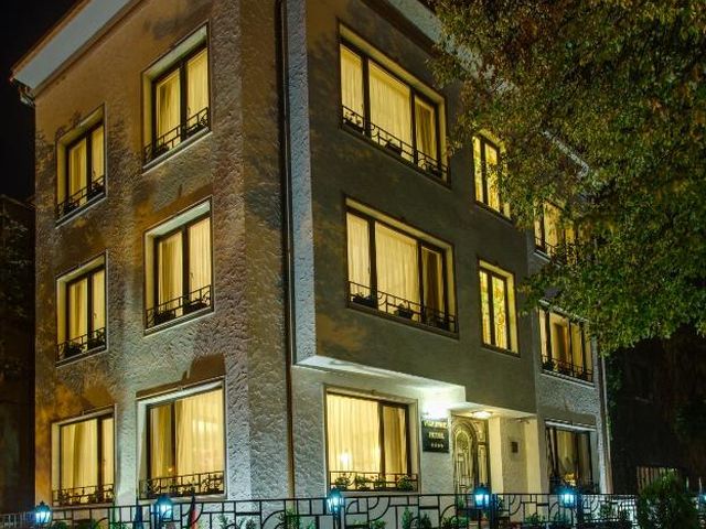 Vila Paris Boutique Hotel — 800 m away from Floreasca Clinical Emergency Hospital