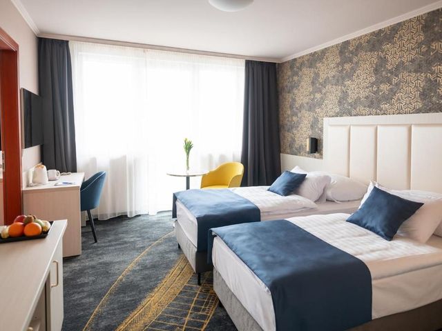 Airport Hotel Budapest — 2.5 km from the airport