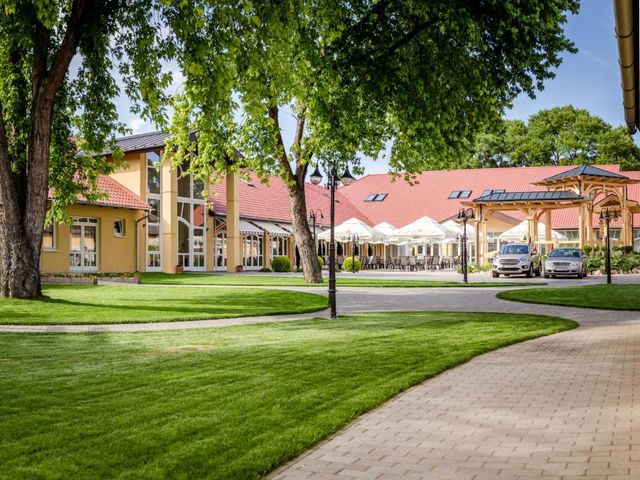 Budapest Airport Eprespark Hotel — 3.1 km from the airport