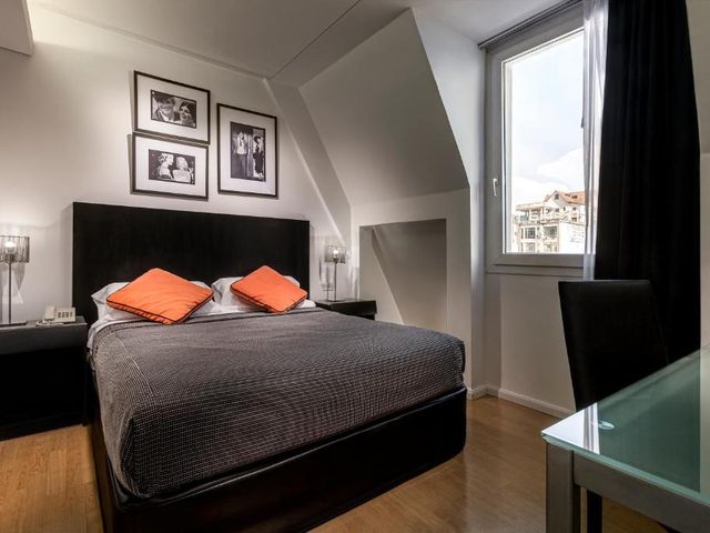 Broadway Hotel & Suites — 300 m away from Teatro Colon