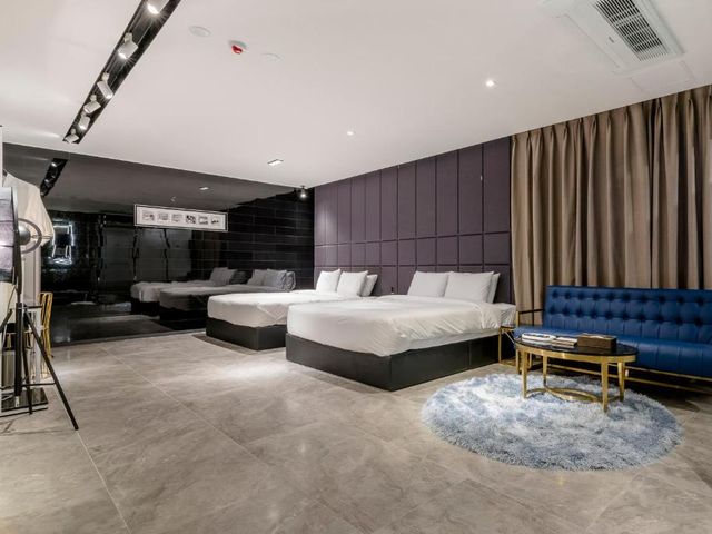 Air Sky Hotel — 1 km from the airport