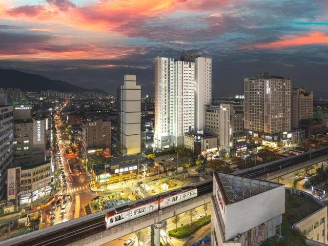 H Avenue Sasang Station Residence Hotel — 3.5 km from the airport