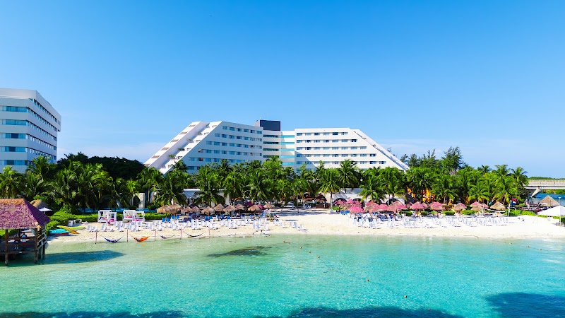 Grand Oasis Palm — Hotel Zone