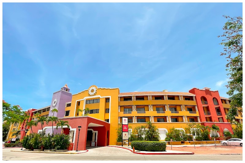 Hotel Adhara Hacienda Cancún — Downtown