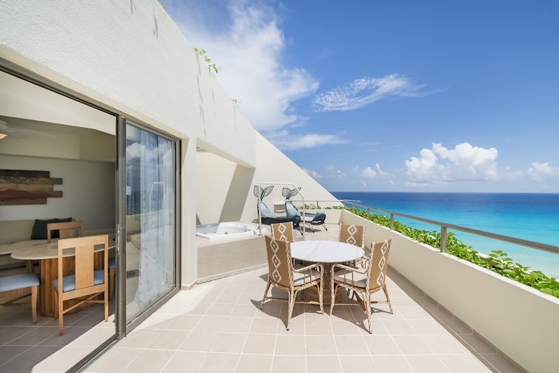 Iberostar Selection Cancún — Hotel Zone