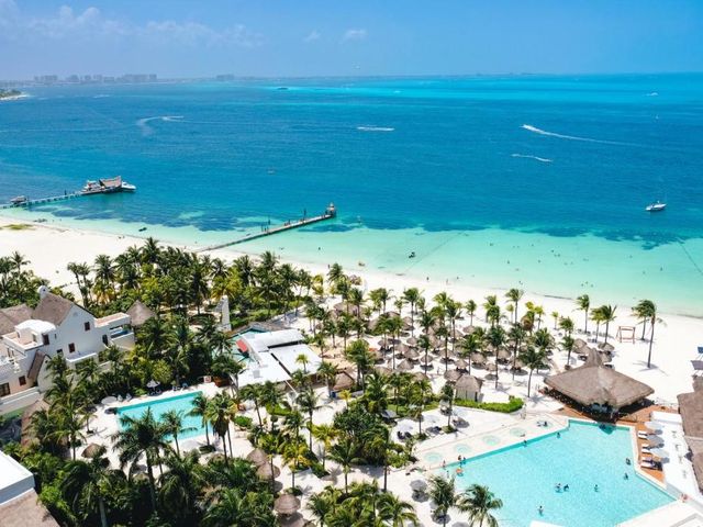 Presidente InterContinental Cancun Resort by IHG — 800 m away from Hotel Zone