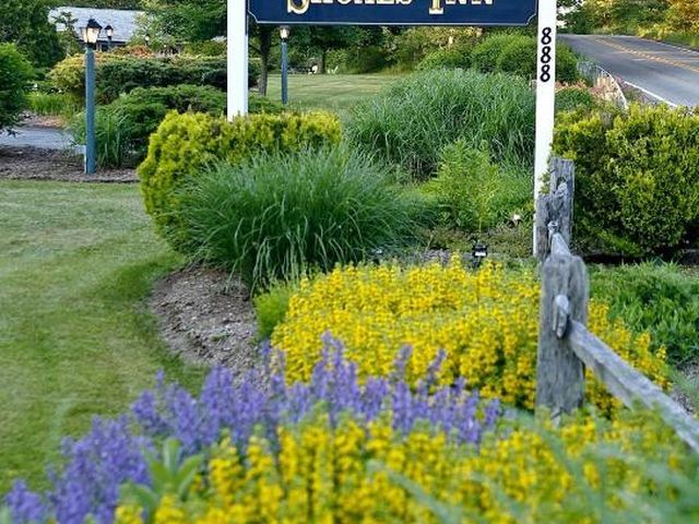 Handkerchief Shoals Inn — 8 km away from Chatham Lighthouse Cape Cod