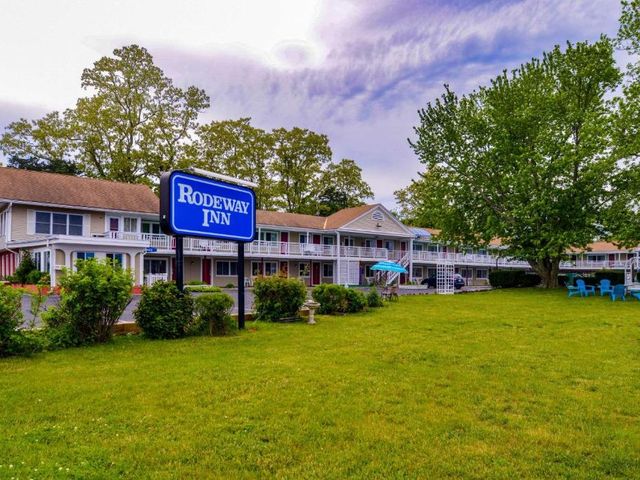 Rodeway Inn Orleans - Cape Cod — 12.4 km away from Cape Cod National Seashore
