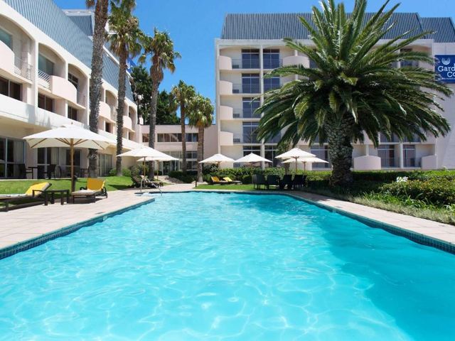 Garden Court Nelson Mandela Boulevard — 1.8 km away from Groote Schuur Hospital