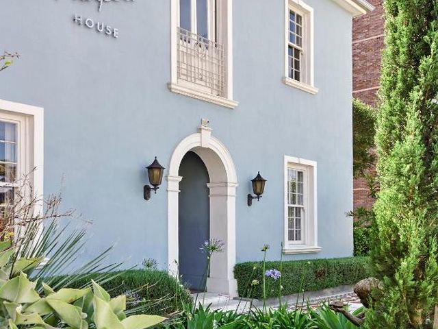 Harpers House — 600 m away from Cape Town Stadium