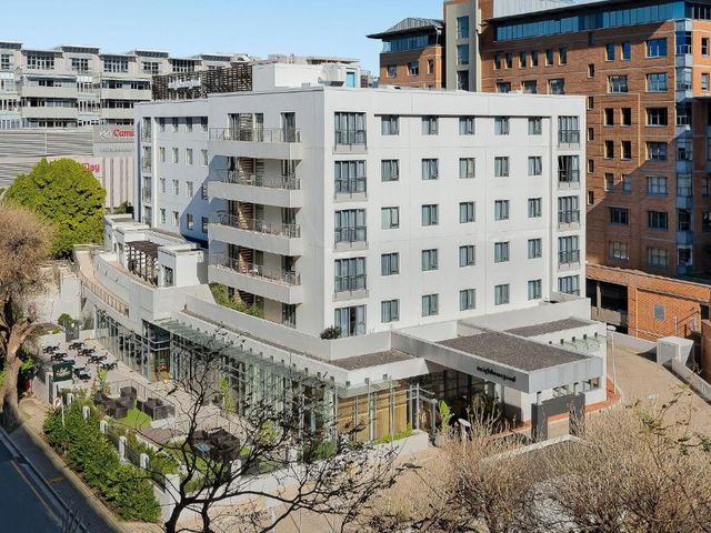 Neighbourgood Newlands — 700 m away from DHL Newlands Stadium