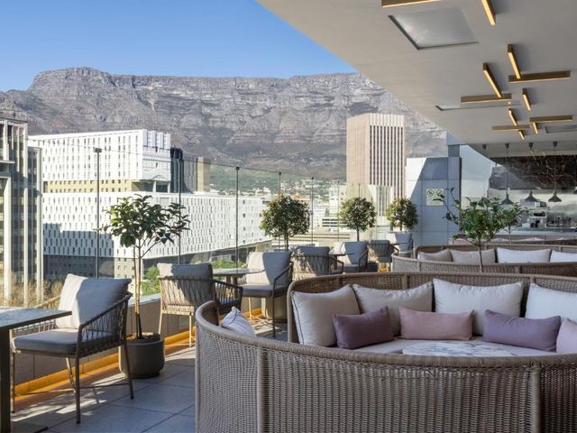 Radisson Hotel Cape Town Foreshore — 350 m away from Cape Town International Convention Centre