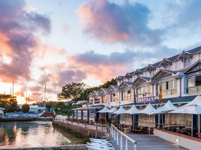 Simon's Town Quayside Hotel — 19.2 km away from Cape Point