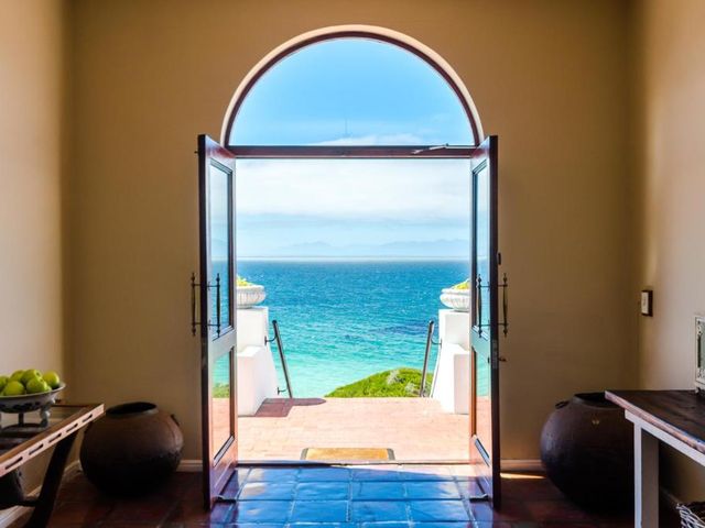 Whale View Manor & Spa — 17.2 km away from Cape Point