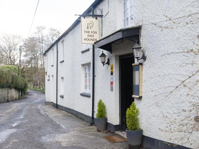 Fox And Hounds Llancarfan — 3.4 km from the airport