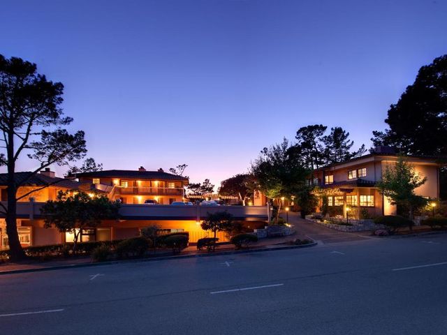 Horizon Inn & Ocean View Lodge — 2.9 km away from Pebble Beach Golf Links