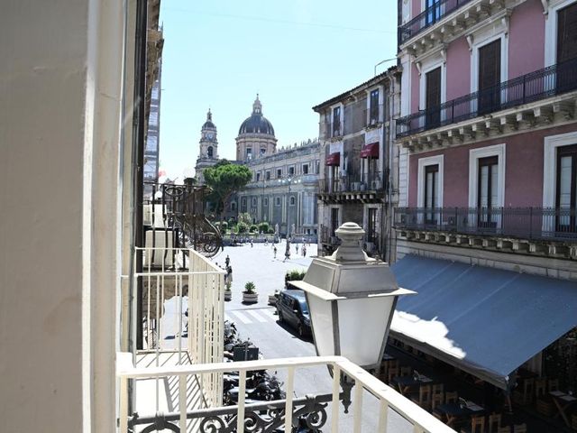 Vivere Hotel — 100 m away from Catania Fish Market