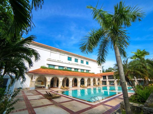 Waterfront Airport Hotel and Casino — 100 m from the airport