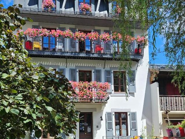 Hotel Du Clocher — 900 m away from Mont Blanc Chamonix