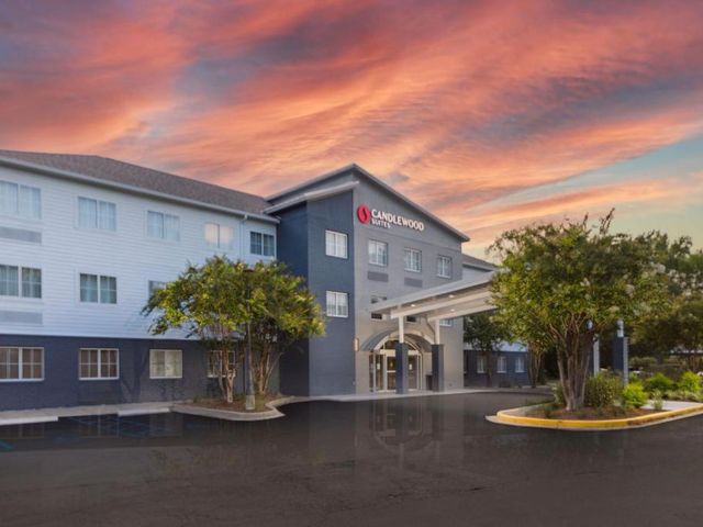 Candlewood Suites Charleston – Mt. Pleasant by IHG — 1.8 km away from Fort Sumter
