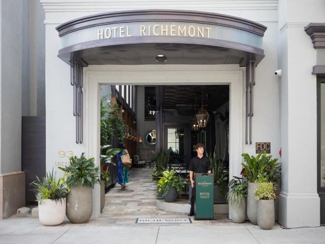 Hotel Richemont — 400 m away from College of Charleston