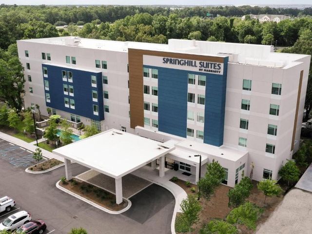 SpringHill Suites By Marriott Charleston Airport & Convention Center — 2.6 km from the airport
