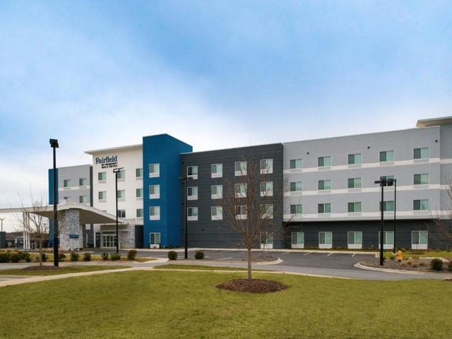Fairfield Inn & Suites by Marriott Charlotte University Research Park — 2.5 km away from UNC Charlotte